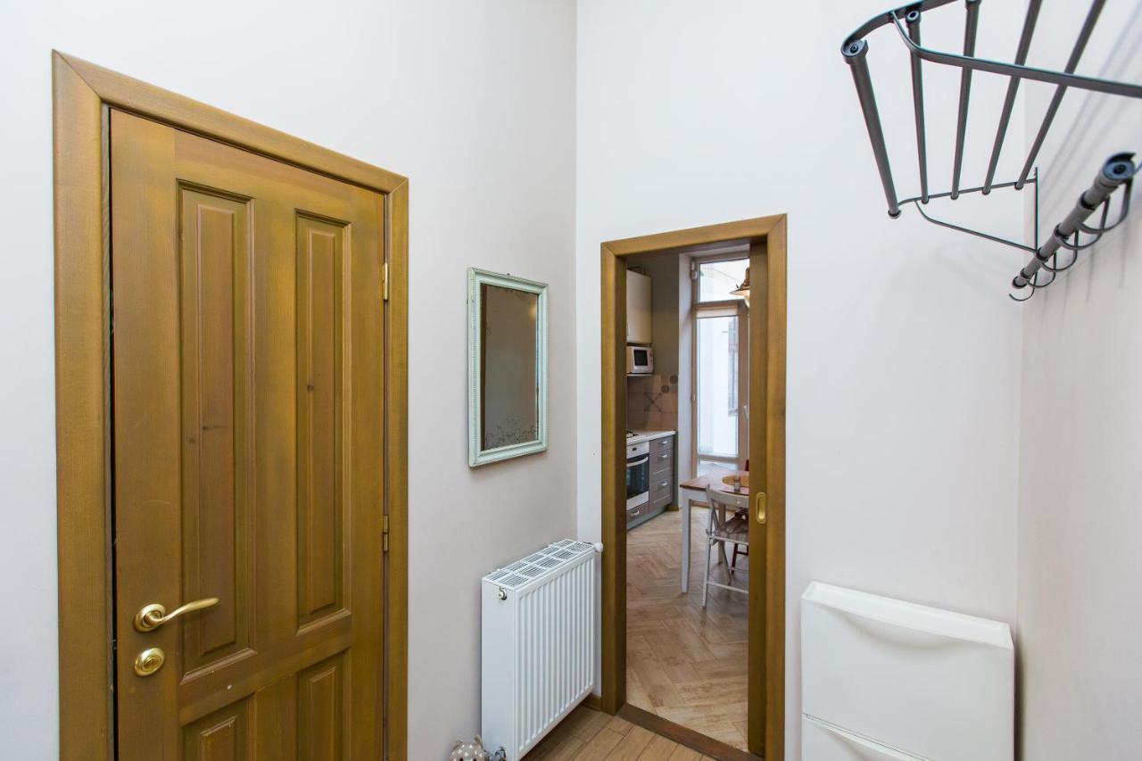 Light And Spacious Apartment On Gazova Str Львов Экстерьер фото