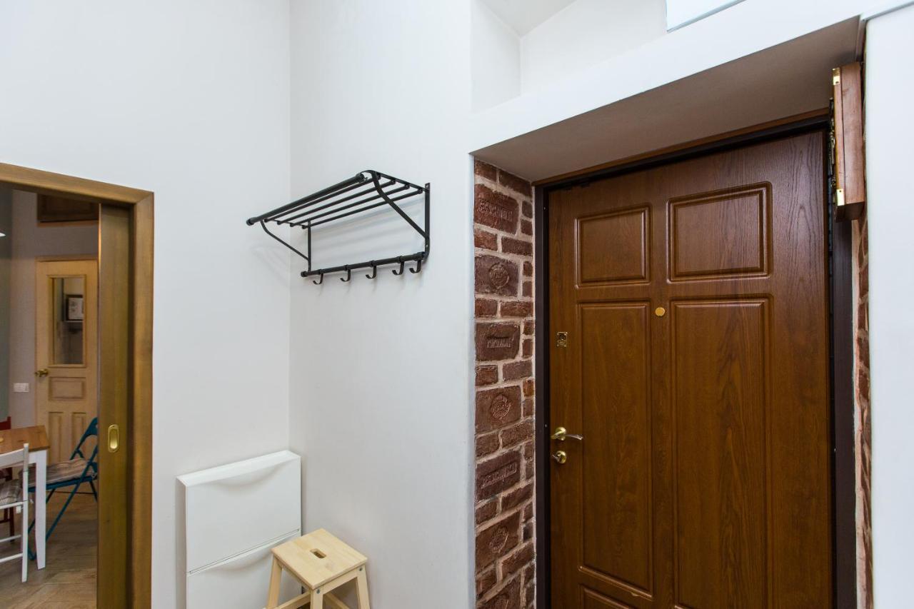 Light And Spacious Apartment On Gazova Str Львов Экстерьер фото