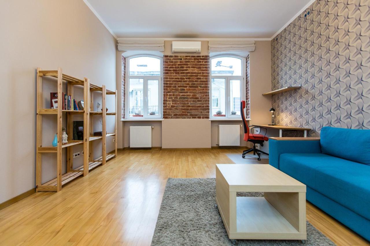 Light And Spacious Apartment On Gazova Str Львов Экстерьер фото